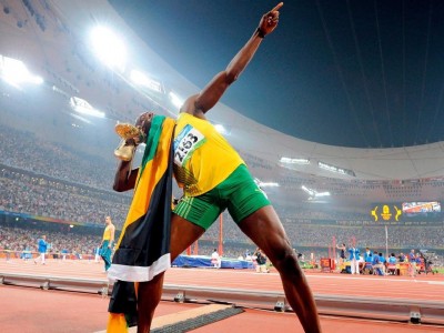 开云下载-NBA总决赛之夜，恩比德压制级发挥铸就传奇篇章