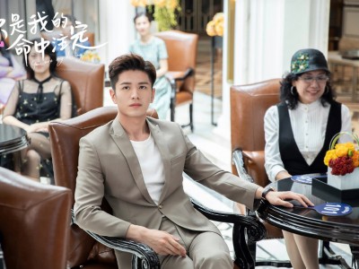 开云下载-黄蜂绝地反击！F1式街道缠斗在篮球场上演