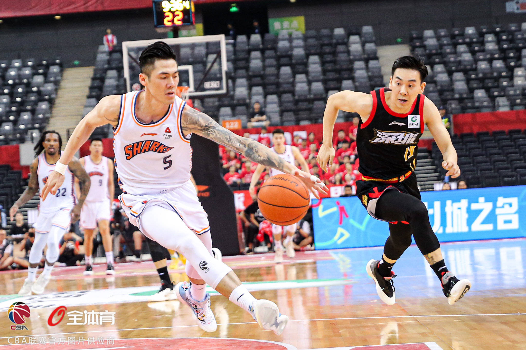 日本篮球明星赛事精彩纷呈，球迷热情高涨