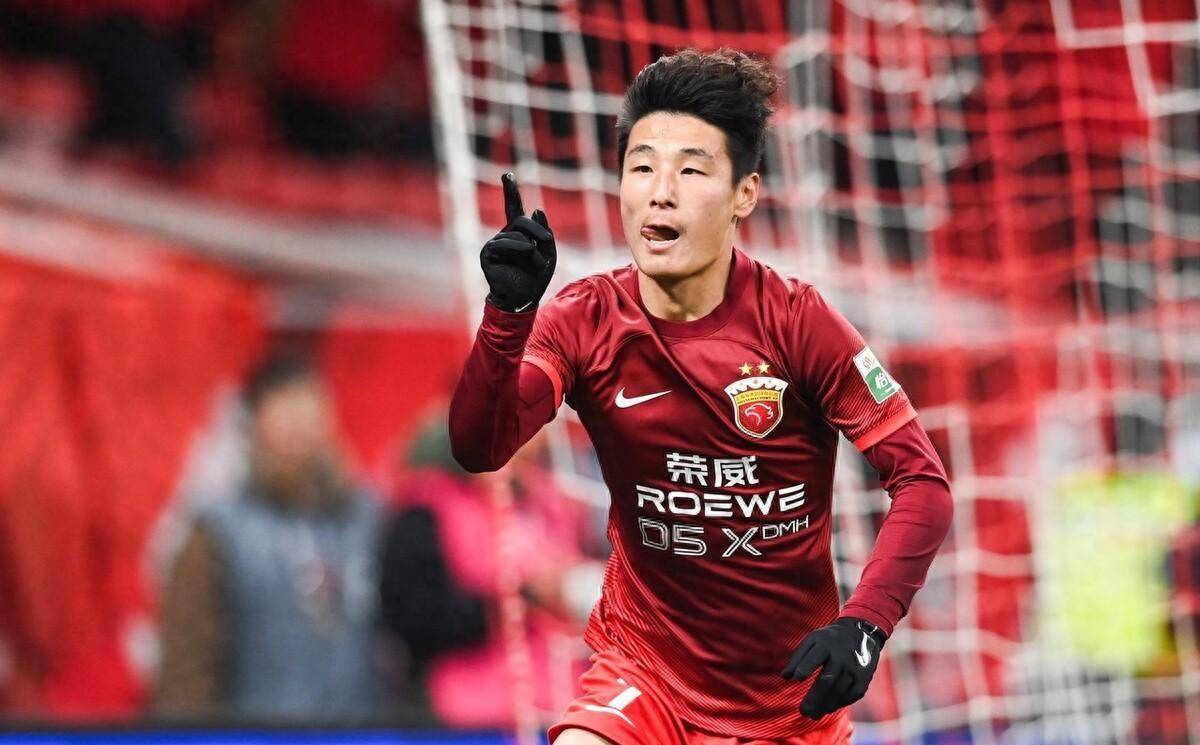 武磊成功转会西甲，开启新征程成为焦点