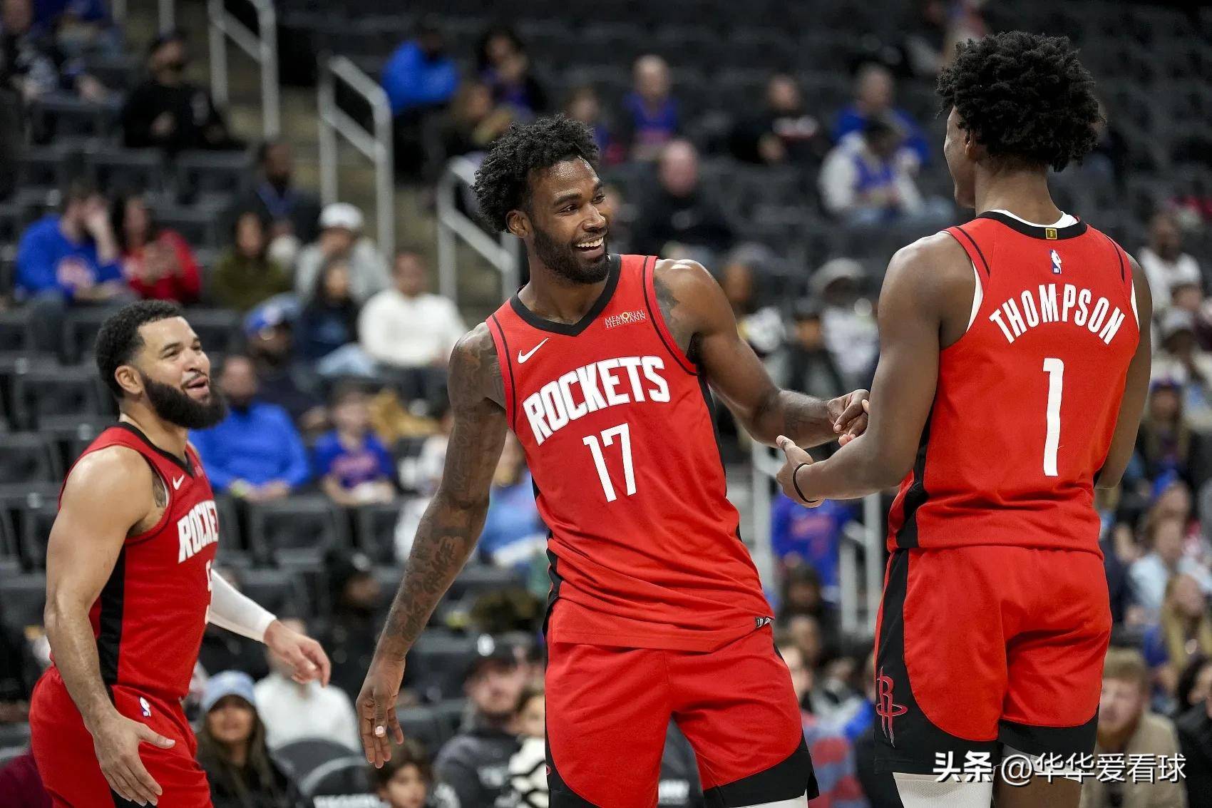 火箭队大胜骑士，保持不败的战绩