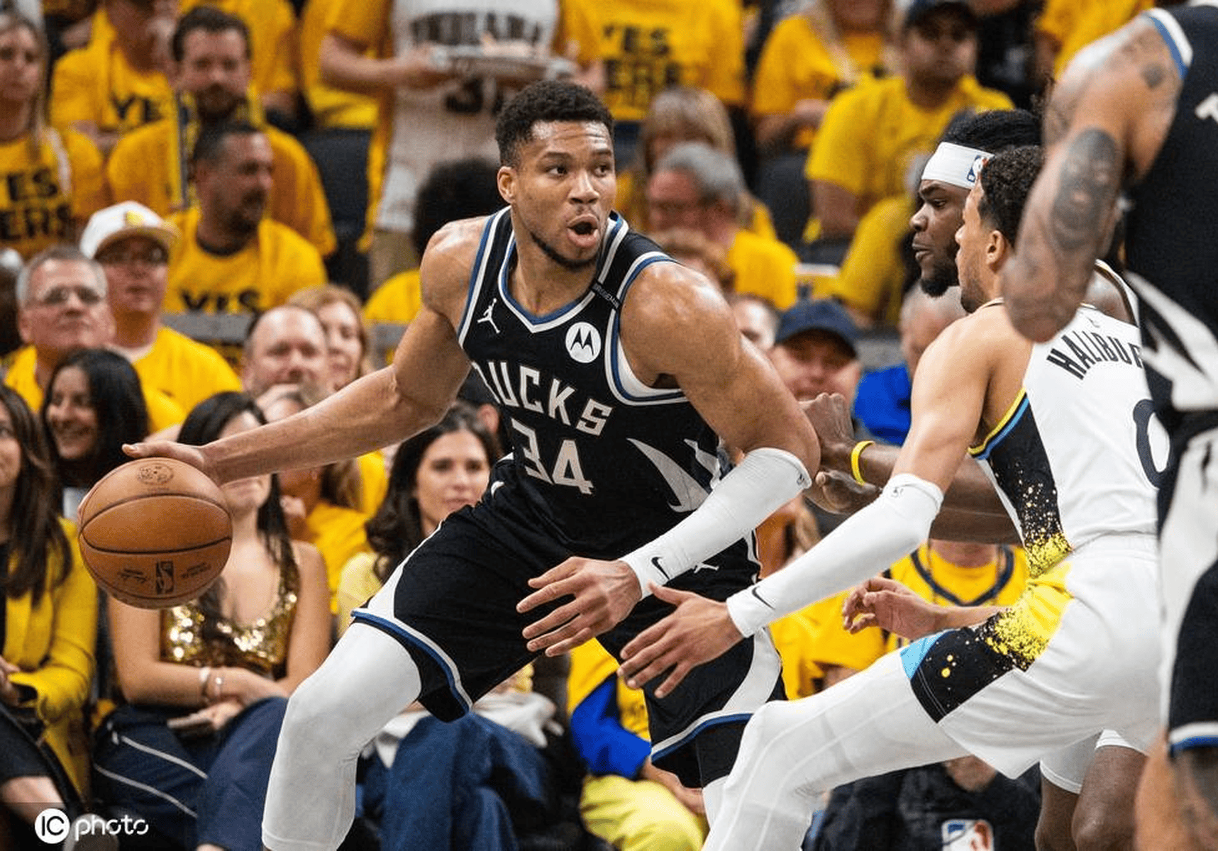 雄鹿险胜黄蜂，发起逆袭的简单介绍