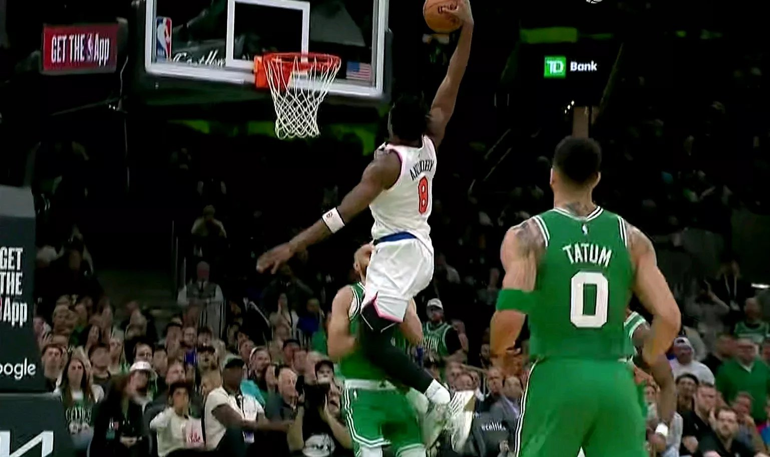 尼克斯惨败快船，伊巴卡砍下35分