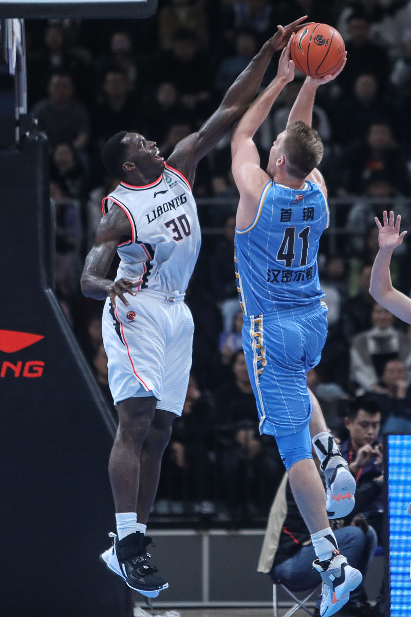 快船大胜鹈鹕，取得四连胜