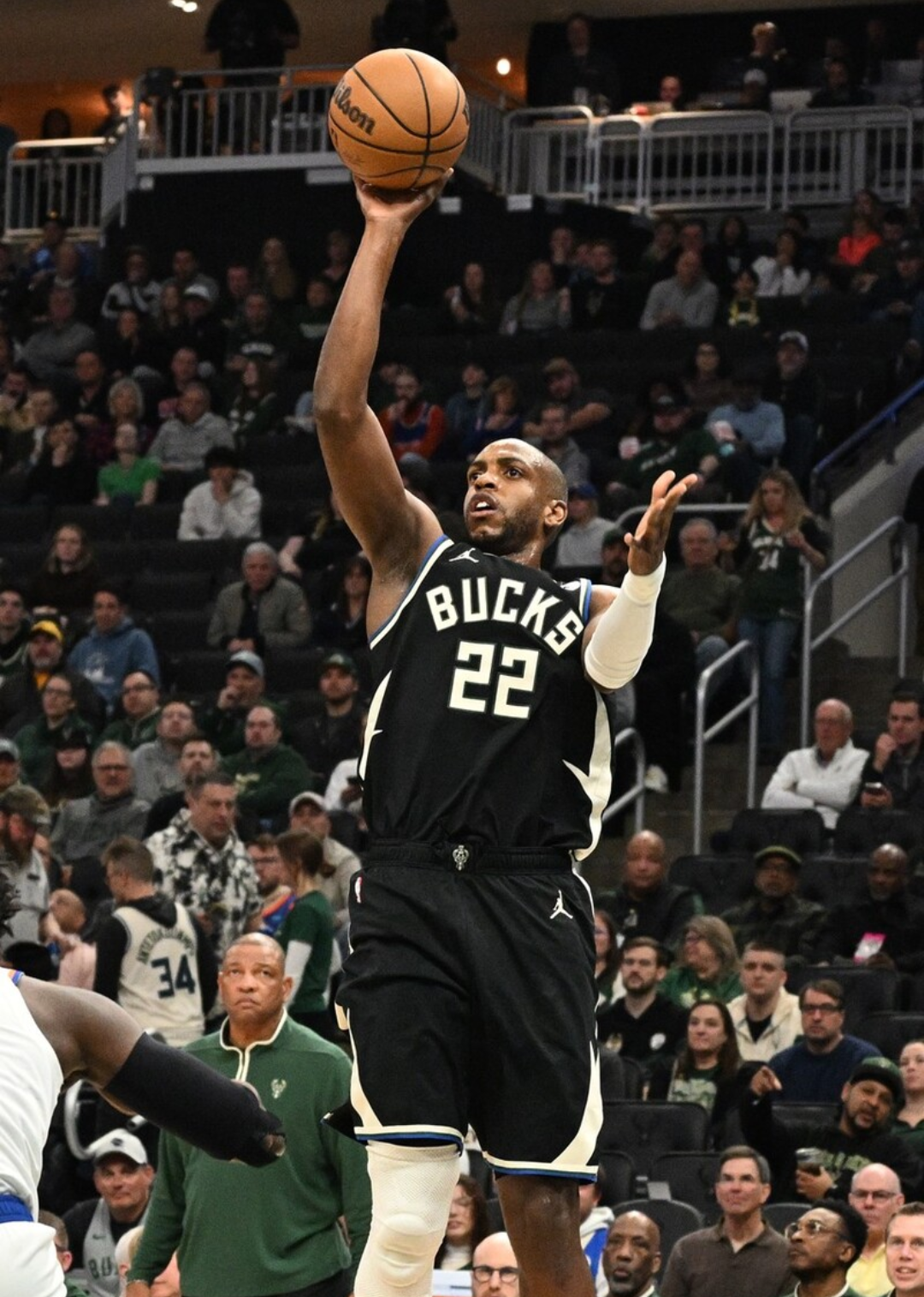 雄鹿战胜尼克斯保持不败