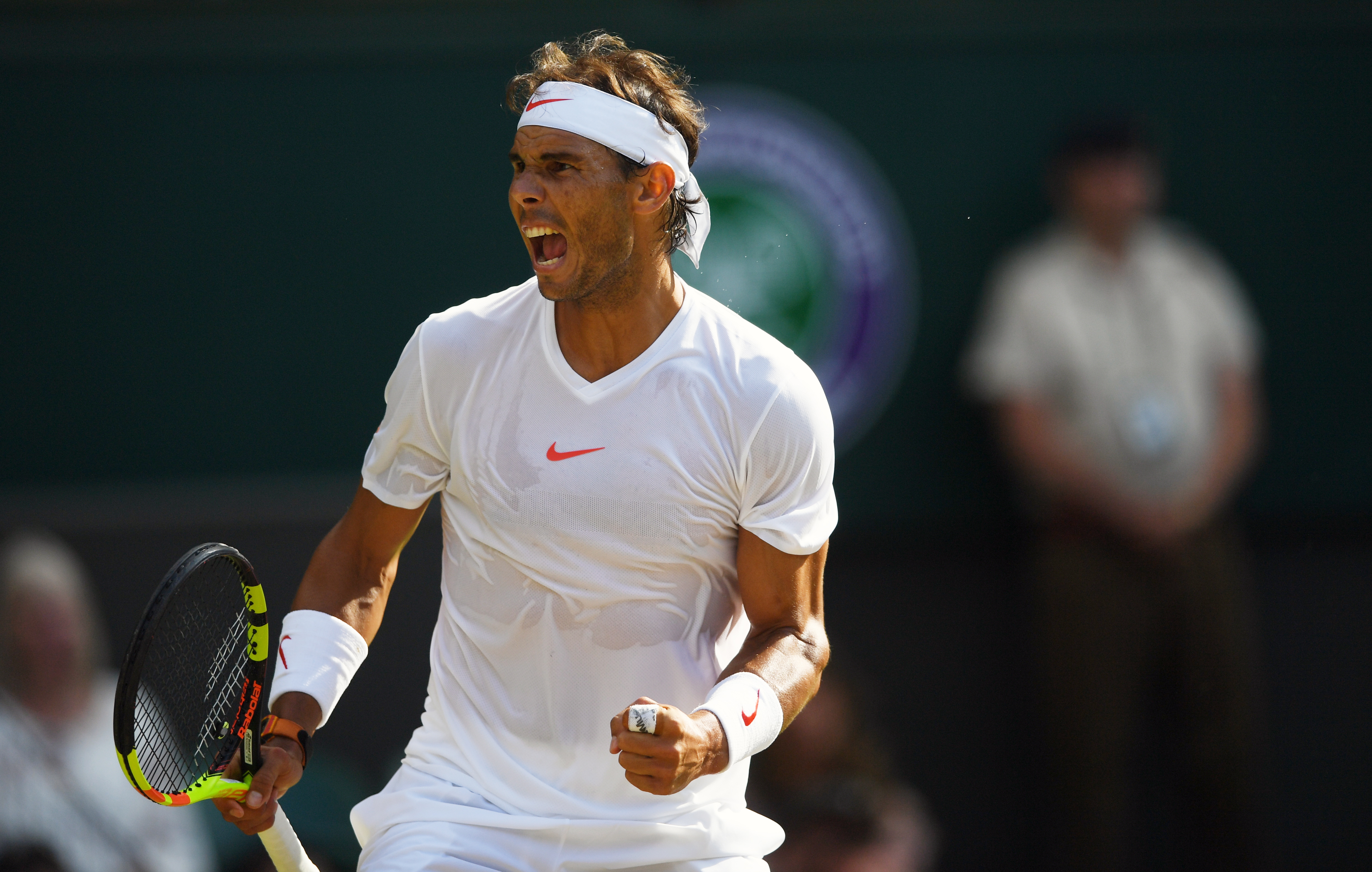 包含世界网球队横扫英国网球队，纳达尔打破历史纪录的词条