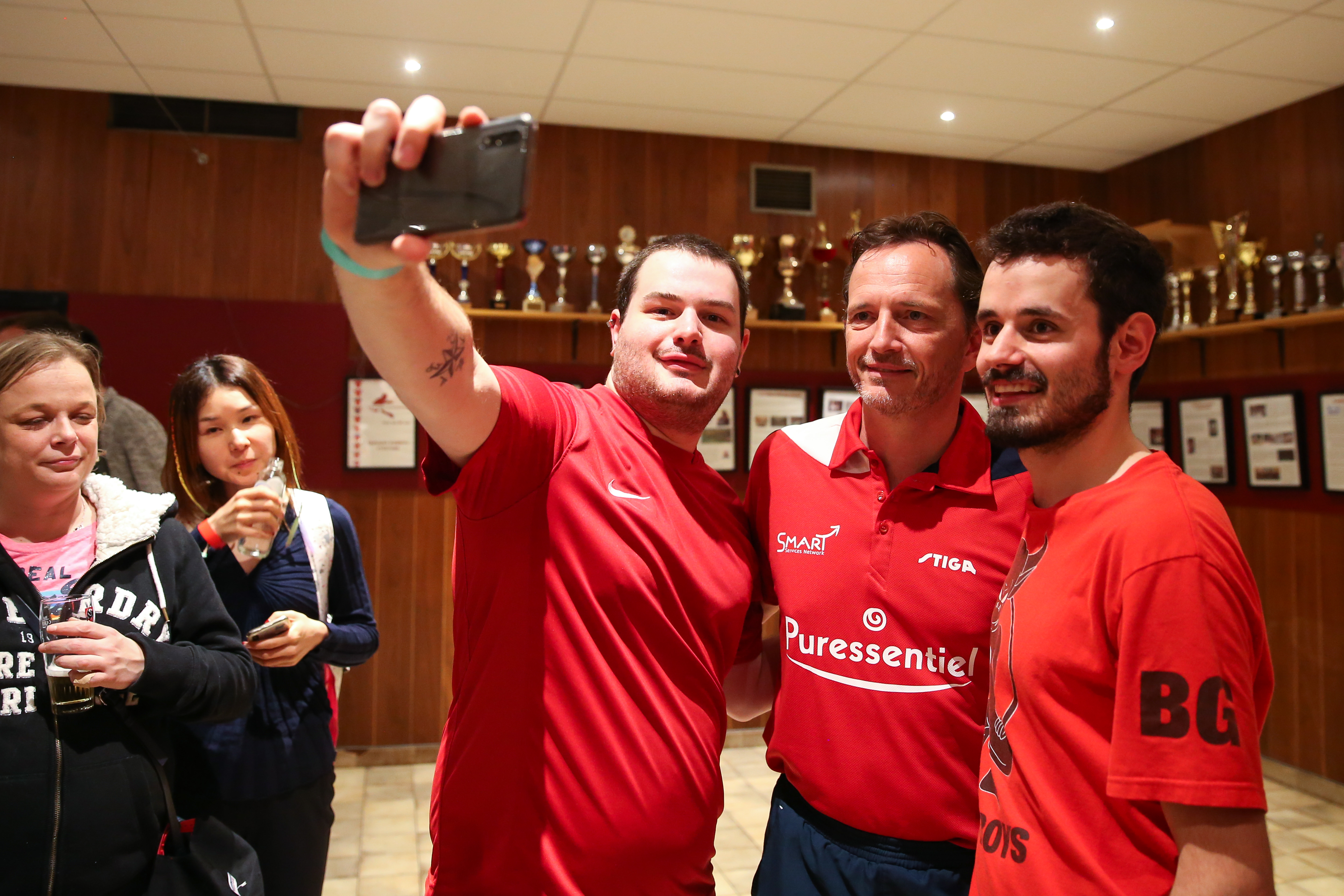 比利时乒乓球队鏖战奥地利乒乓球队，波尔完成帽子戏法的简单介绍