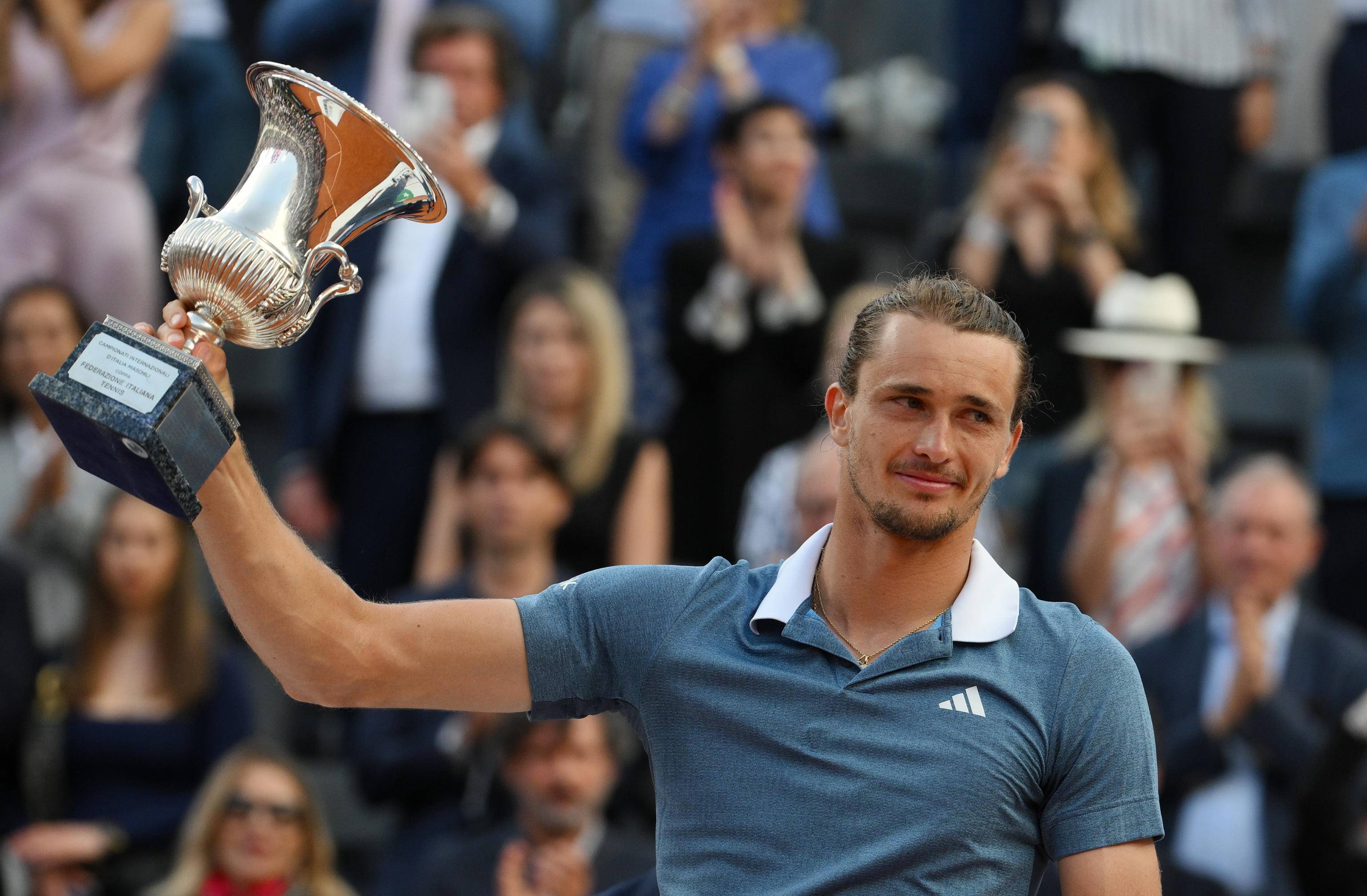 西班牙网球队逆转世界网球队，兹维列夫打破历史纪录的简单介绍