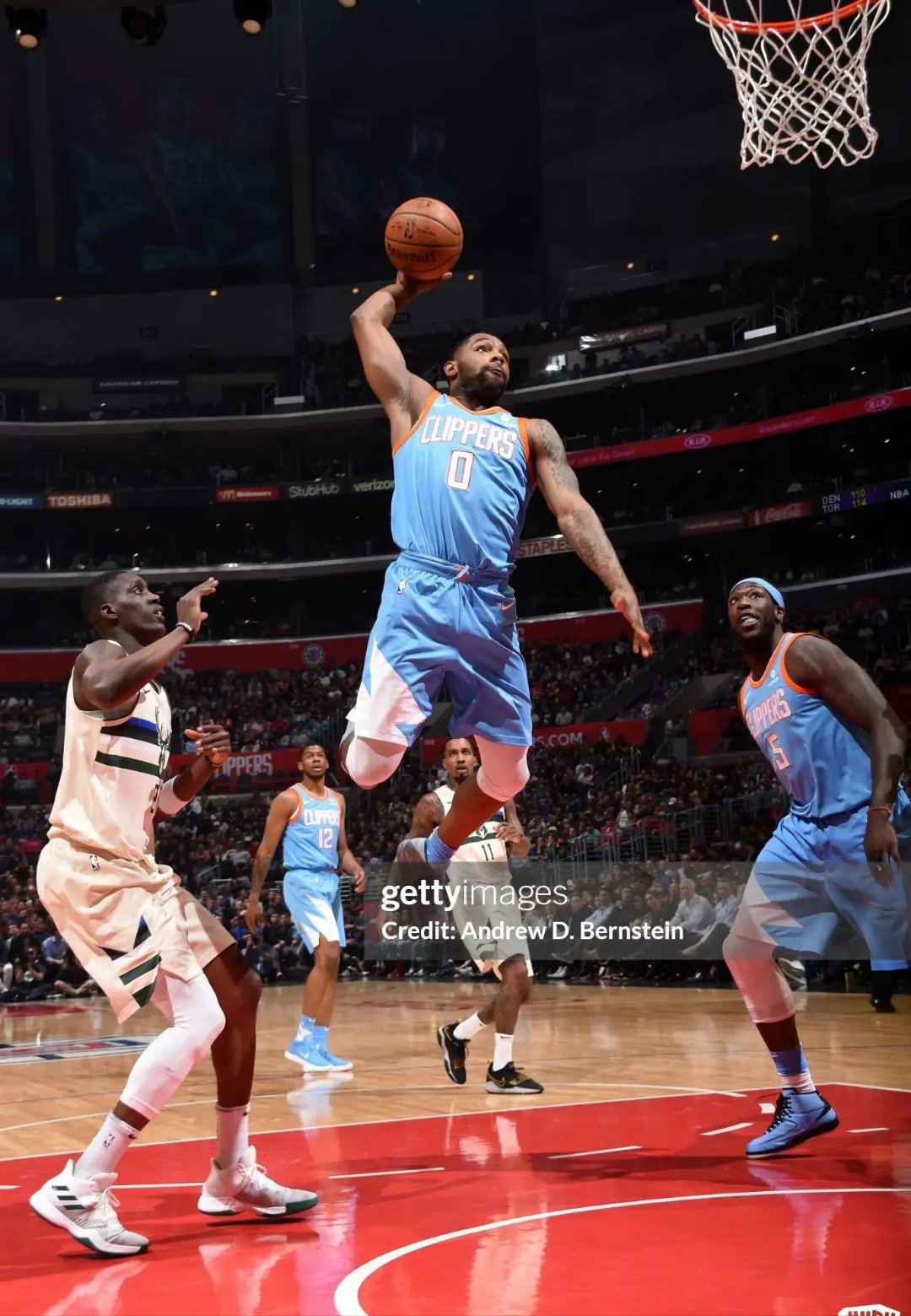 全球热议！篮球场外八卦引关注的简单介绍