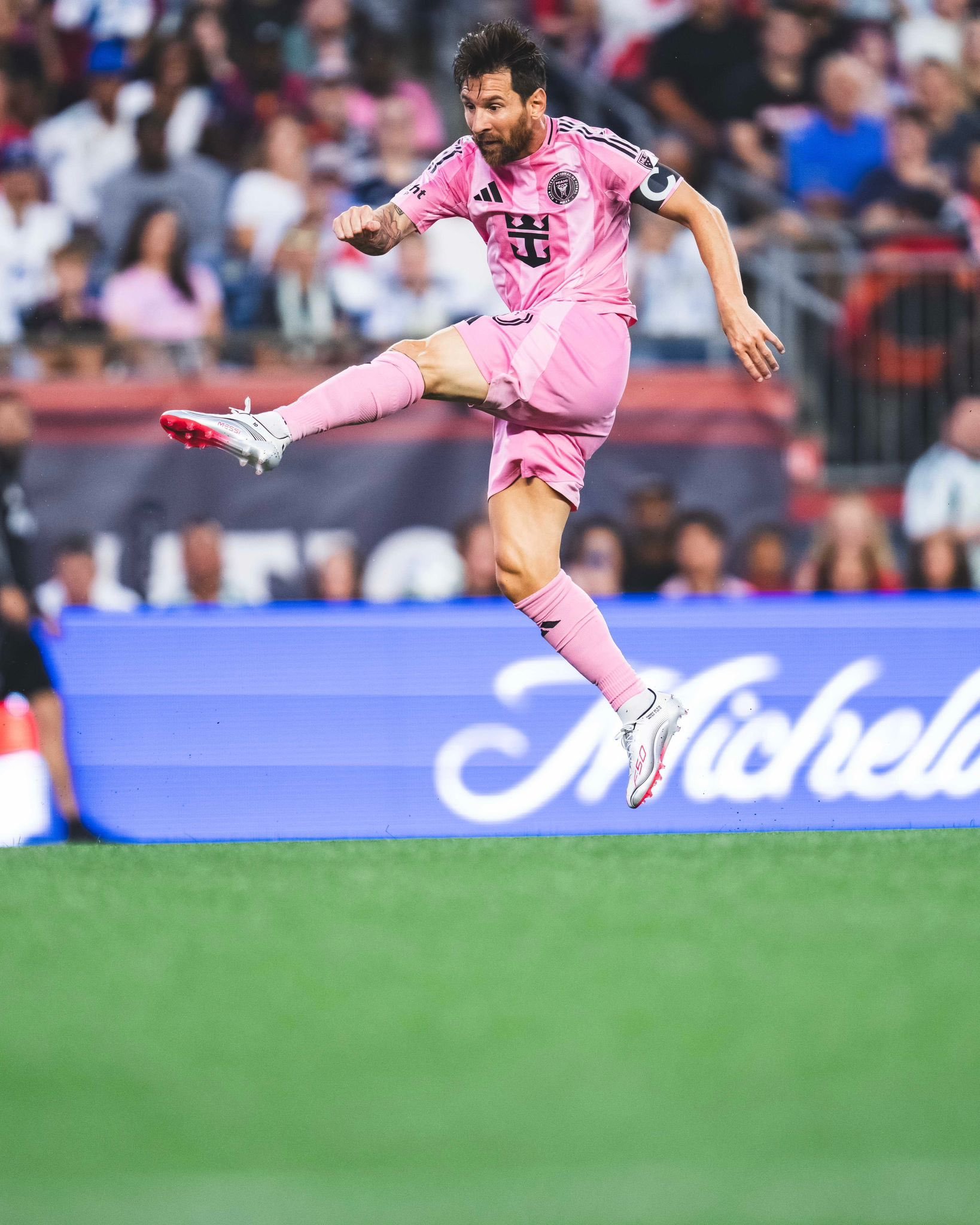 希腊横扫马赛，梅西关键制胜