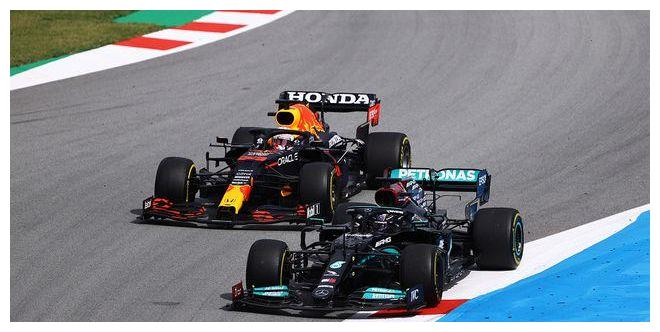 阿斯顿马丁鏖战红牛二队，拉塞尔关键制胜