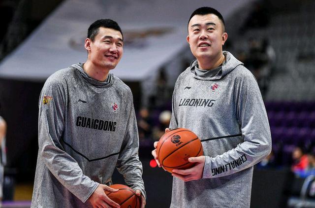 广东队完胜步行者，高诗岩带队取胜