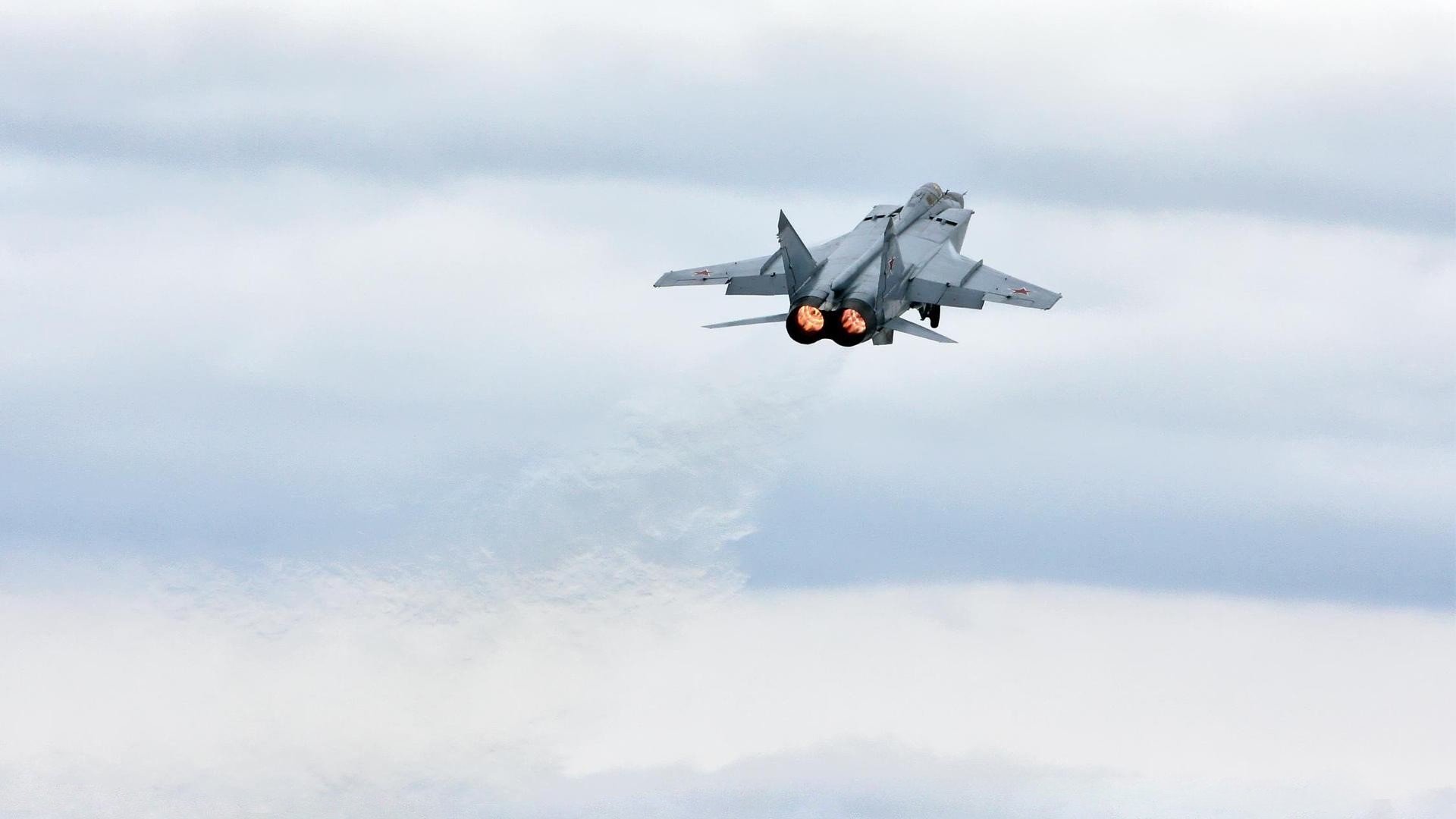 加拿大血拼西班牙,奥亚尔萨瓦尔制胜一击定乾坤