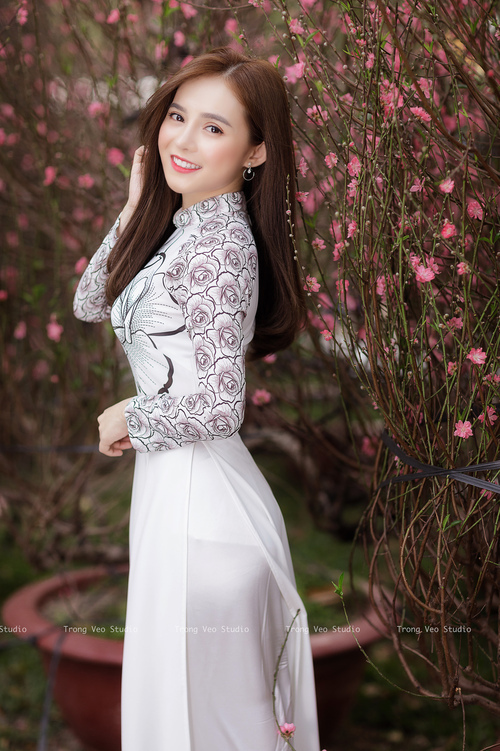 霍勒迪狂飙引领胜利风暴，开拓者巅峰对决力克吉林