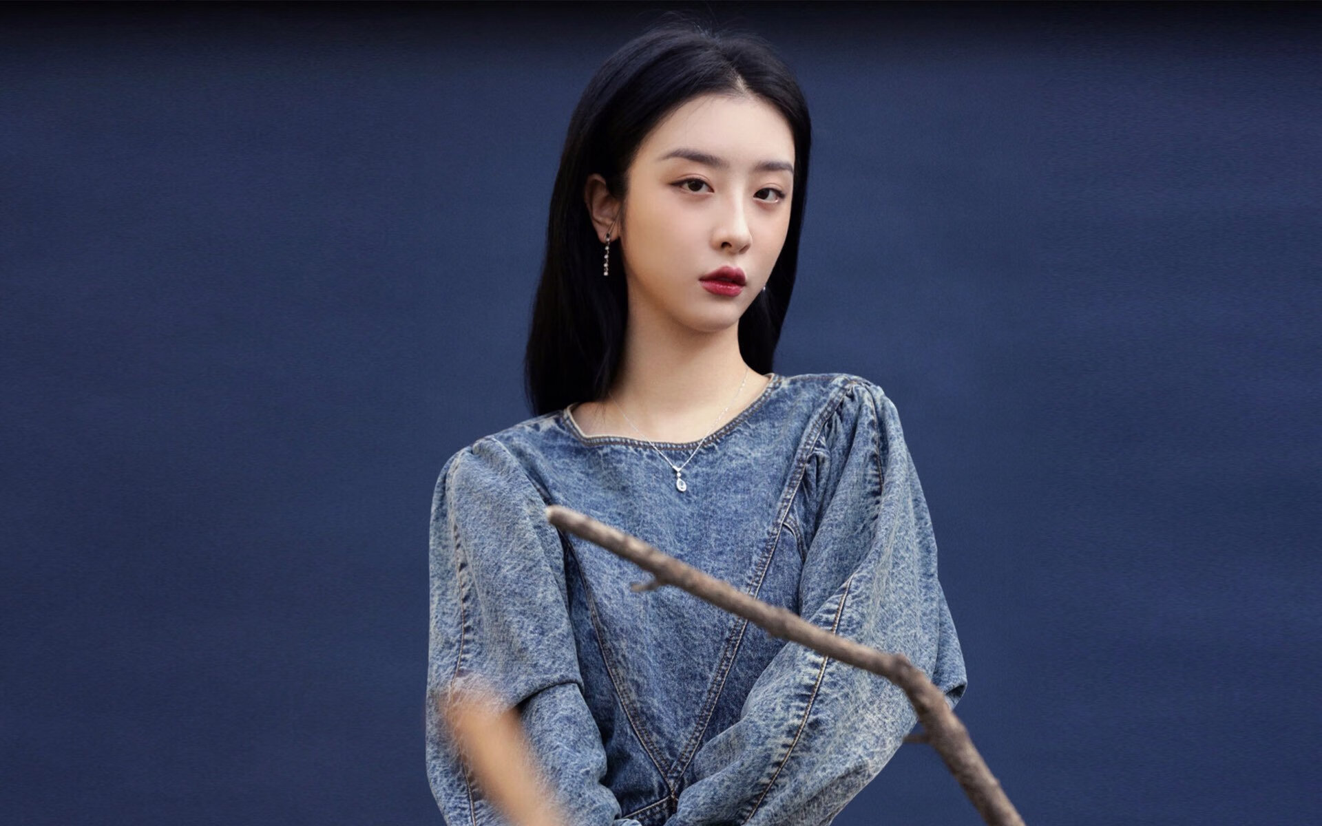 孤勇的巨人与沉默的机器,当哈兰德扛起全队,遭遇皇马对克罗地亚的强压美学