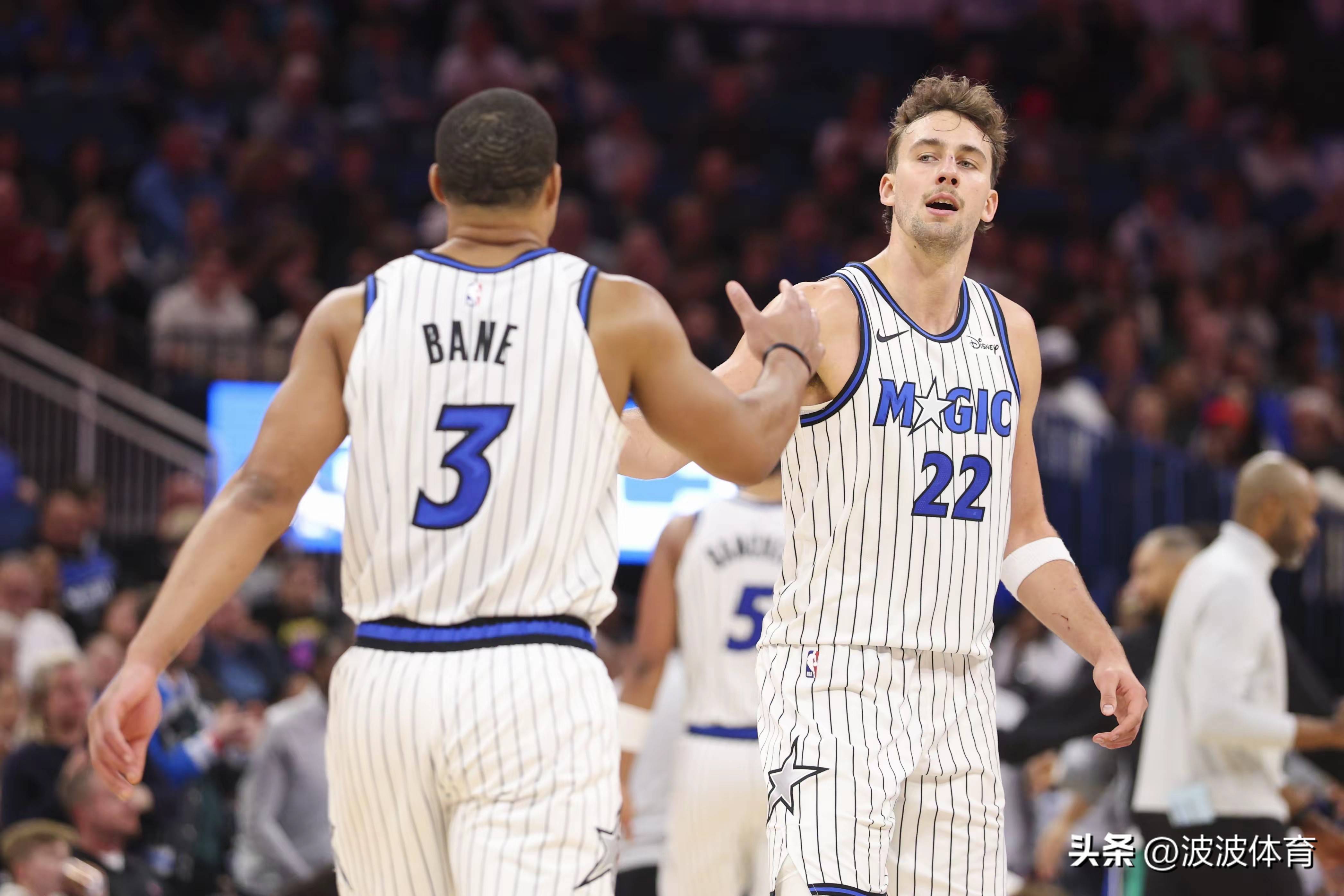 快船斩落魔术，小贾伦展现巨星价值