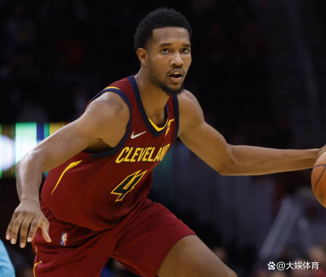 灰熊连续得分压制上海队，班凯罗成为关键先生