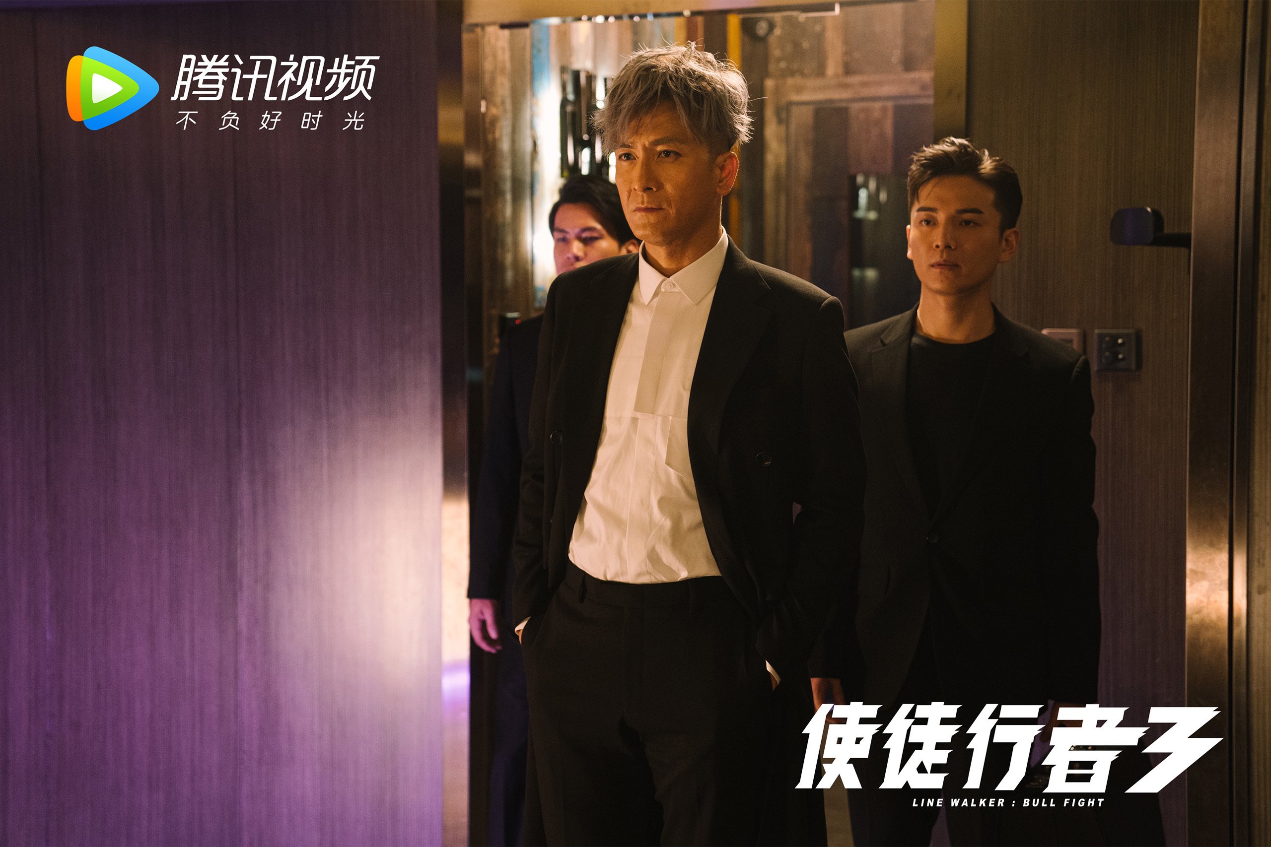 他面无表情擦去血迹,耳边却已响起征服欧洲的浩荡回响—欧冠半决赛的君王诞生记